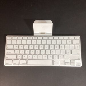 Apple Keyboard - Tablet Dock - Wired Or Wireless - White & Silver - A1359